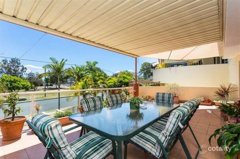 2/37a Thurecht Pde, Scarborough, QLD 4020