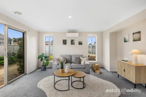 Property photo of 28 Tyler Crescent Tarneit VIC 3029