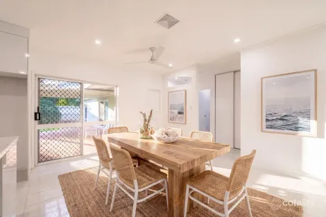 Property photo of 3 Melinga Close Caravonica QLD 4878