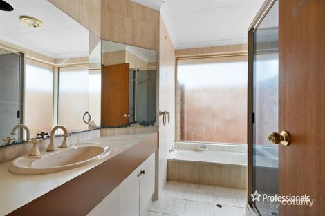 Property photo of 5 Harris Place Somerville WA 6430