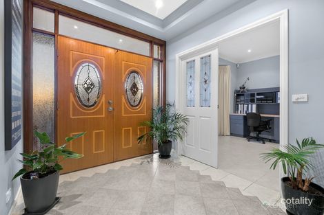 Property photo of 10 Hibberd Court Berwick VIC 3806