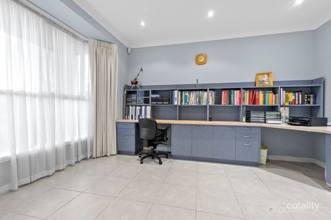 Property photo of 10 Hibberd Court Berwick VIC 3806