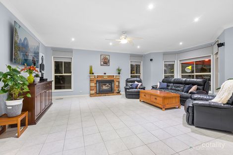 Property photo of 10 Hibberd Court Berwick VIC 3806