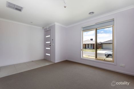 Property photo of 13 Impara Rise Werribee VIC 3030