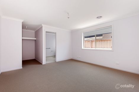 Property photo of 13 Impara Rise Werribee VIC 3030