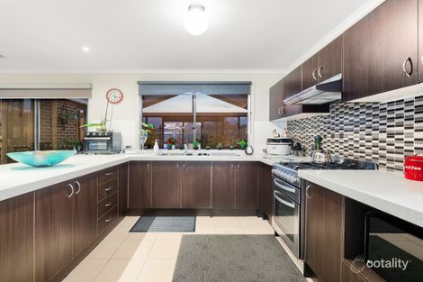 Property photo of 8 Forest Oak Court Cranbourne VIC 3977