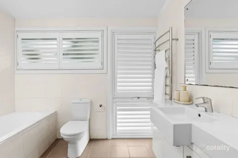 Property photo of 17 Yanko Road West Pymble NSW 2073