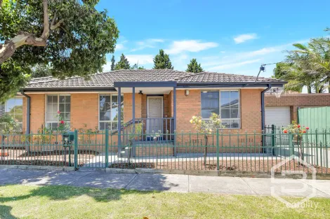 29 MACLAGAN CRES, RESERVOIR, VIC 3073