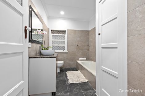 Property photo of 18 Crown Street Silkstone QLD 4304