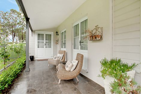 Property photo of 15 The Lanes Kirkham NSW 2570