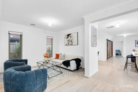 13 HANWORTH AVE, WILLIAMS LANDING, VIC 3027