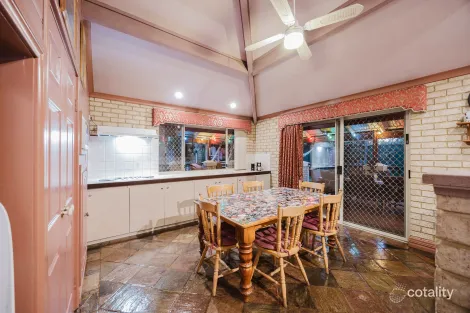 Property photo of 16 Linvale Court Ballajura WA 6066