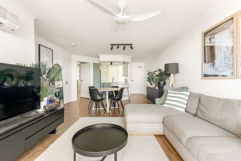 Property photo of 2/15 Clarence Road Indooroopilly QLD 4068