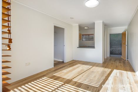 Property photo of 15-15A/76-78 Gladstone Road Highgate Hill QLD 4101