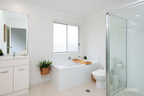 Property photo of 1/66 Hawkesbury Avenue Pacific Pines QLD 4211
