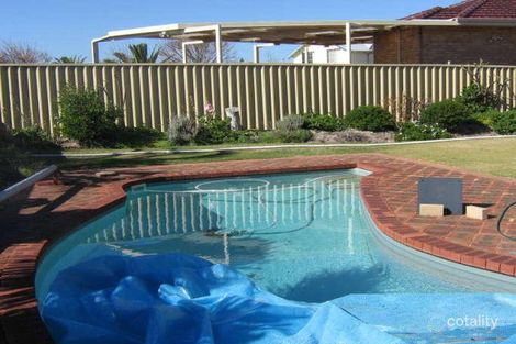 Property photo of 76 Oceanside Promenade Mullaloo WA 6027