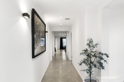 Property photo of 2 Razorbill Terrace Werribee VIC 3030