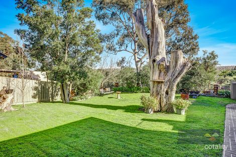 Property photo of 9 Maculosa Court Endeavour Hills VIC 3802