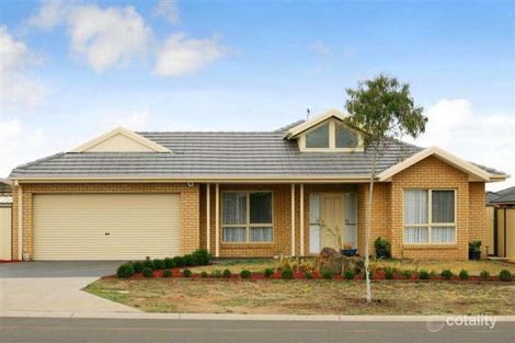 14 Coorong Pl, Burnside, VIC 3023