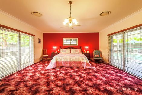 Property photo of 10 Ewingar Court Helensvale QLD 4212