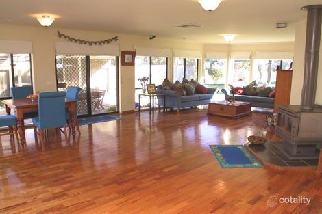 68 Waradgery Dr, Rowville, VIC 3178