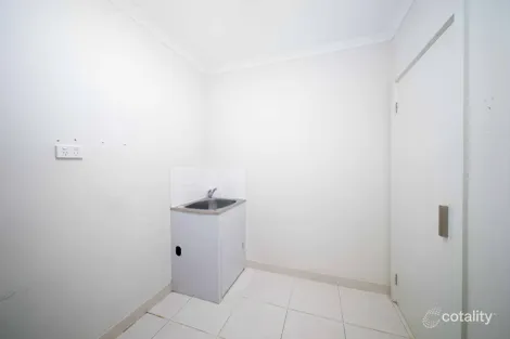 Property photo of 19 Valley Park Boulevard Westmeadows VIC 3049