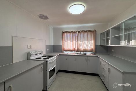 Property photo of 24 Beardmore Crescent Dysart QLD 4745