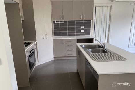Property photo of 2/1 Beaurepaire Drive Point Cook VIC 3030