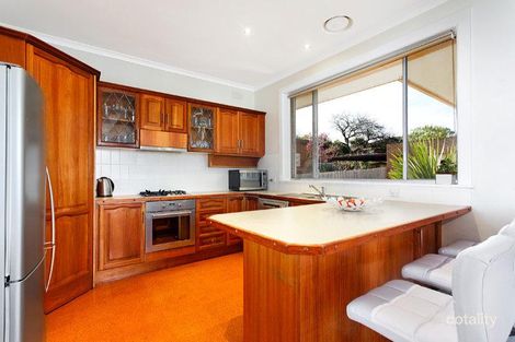 Property photo of 8 Old Orchard Way Doncaster VIC 3108