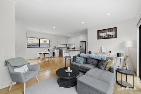 Property photo of 2/28 Dorset Road Croydon VIC 3136