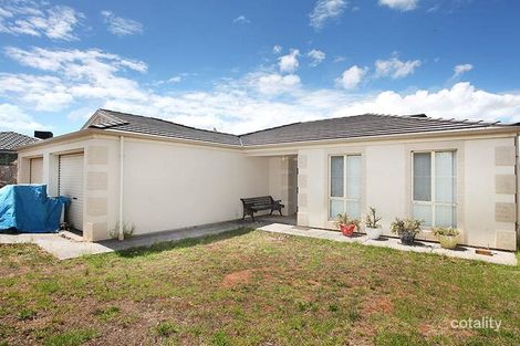 30 Valleyview Cres, Hackham West, SA 5163
