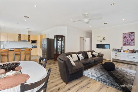 Property photo of 25 Seggan Circle Gowanbrae VIC 3043