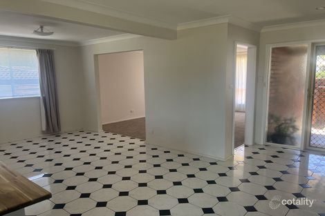 Property photo of 43 Minnamurra Crescent Hillvue NSW 2340