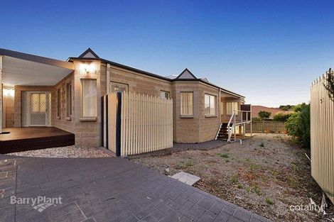 Property photo of 19 Riviera Drive Berwick VIC 3806