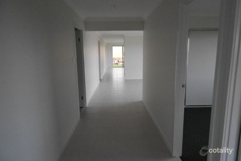 Property photo of 19 Stanbury Drive Goodna QLD 4300