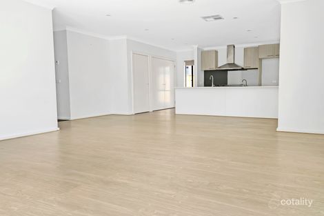 Property photo of 67 Treeve Parkway Werribee VIC 3030