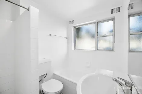 Property photo of 5/10 Avon Road Dee Why NSW 2099