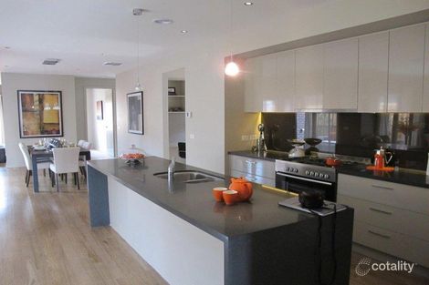 Property photo of 26 Peppermint Grove Taylors Hill VIC 3037