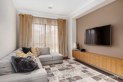 10 Wasim Cct, Rockbank, VIC 3335