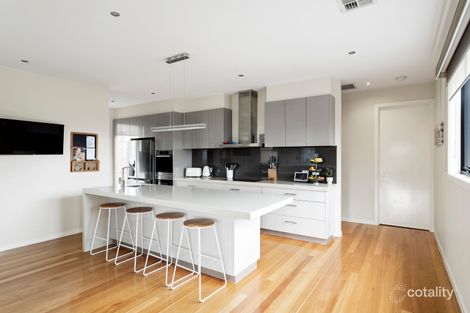 Property photo of 2D Waterview Close Mount Eliza VIC 3930