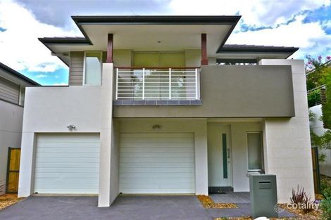 Property photo of 11 Kimber Crescent Norwest NSW 2153