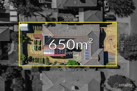 Property photo of 14 Deakin Court Berwick VIC 3806