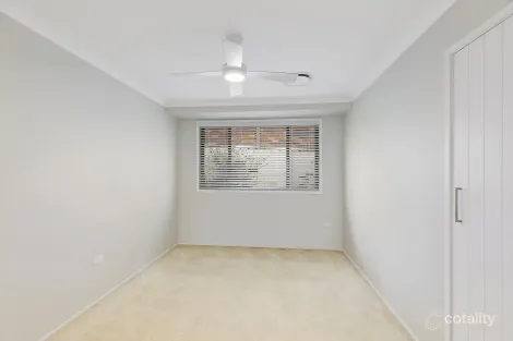 Property photo of 30 Hinemoa Avenue Killarney Vale NSW 2261