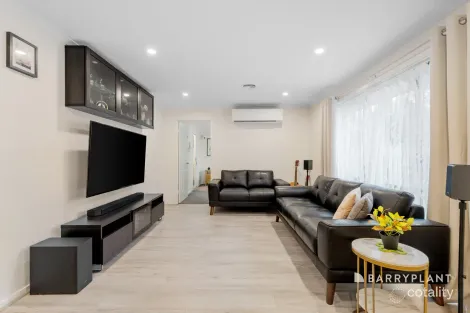 Property photo of 9 Daniher Close Berwick VIC 3806