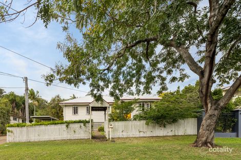 42 Palm Ave, Holland Park West, QLD 4121