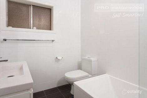 Property photo of 32 Northcott Parade Mount Austin NSW 2650