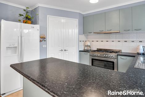 Property photo of 15 Kooyong Way Craigieburn VIC 3064