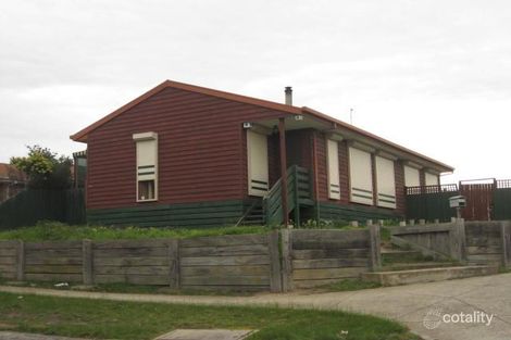 2 Peppermint Gr, Meadow Heights, VIC 3048