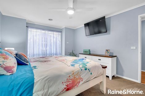 Property photo of 15 Kooyong Way Craigieburn VIC 3064