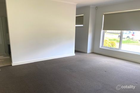 Property photo of 8 Scullin Road Burnside Heights VIC 3023